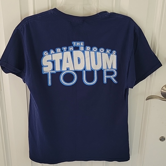 Garth Brooks Stadium Tour Blue T-shirt - Nashville Size M - Picture 2 of 4